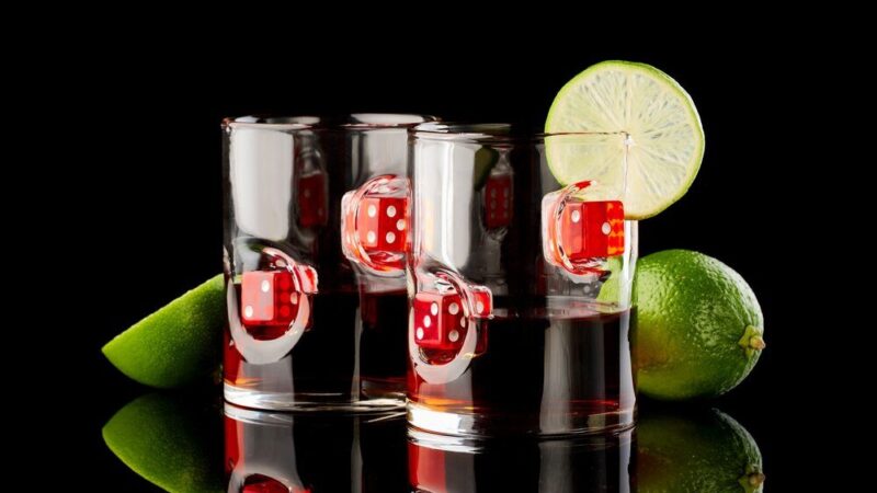 Drinki z wódką smakową Soplica: najlepsze przepisy na wieczór