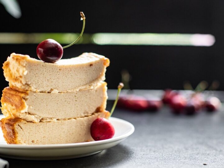 Keto sernik na zimno z mascarpone: 5 niskowęglowodanowych przepisów do przygotowania w domu