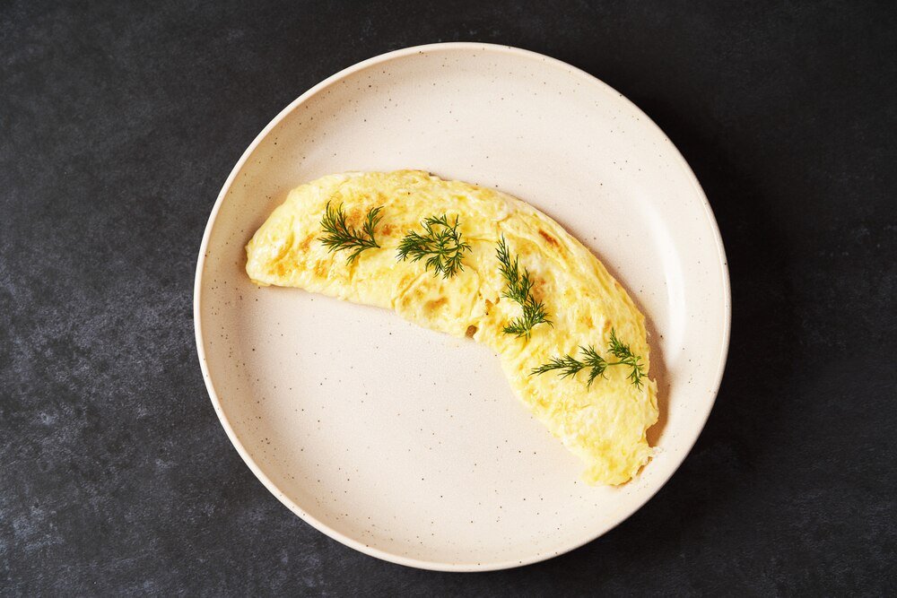 Puszysty omlet dla dzieci na słodko i wytrawnie – 3 przepisy