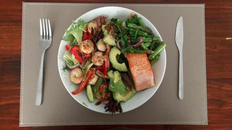 Kolacja dietetyczna: 7 przepisów na zdrową i pyszną kolację do 400 kcal