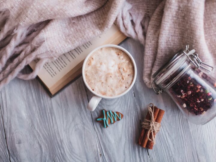 Jak zrobić idealną piankę do kawy w domu – bez ekspresu, z pomocą spieniacza do mleka