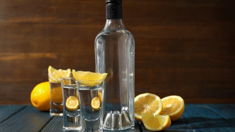 Likier z kukułek na wódce – prosty przepis