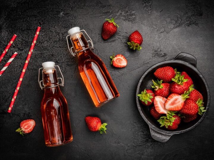 Nalewka truskawkowa – 3 sprawdzone przepisy na każdą okazję