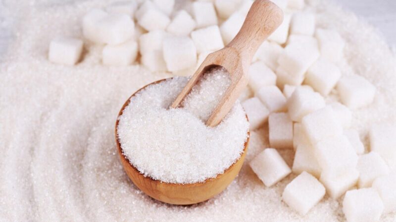 Szklanka cukru – ile to gram? Tabela wag różnych produktów