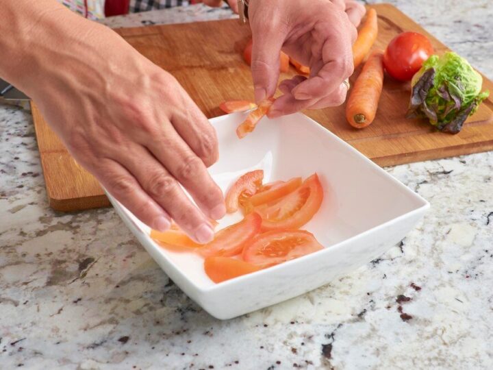 Czym doprawić łososia – przyprawy i zioła do ryby