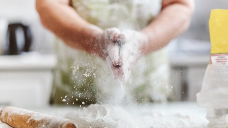 Czym zastąpić mąkę ziemniaczaną – praktyczne zamienniki w kuchni