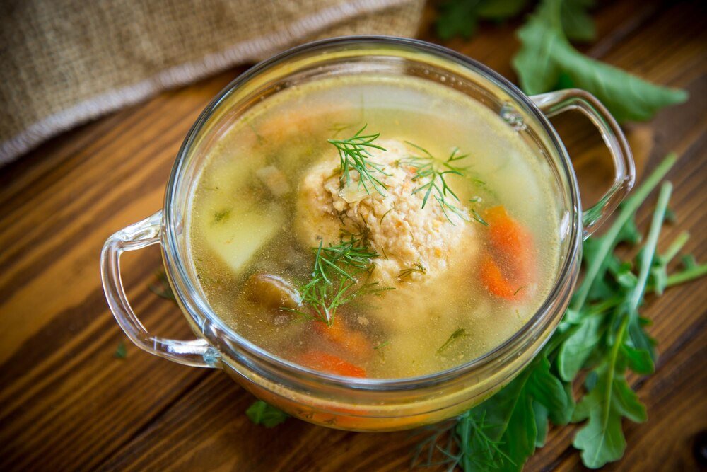 Co zrobić żeby rosół nie był mętny – praktyczne triki