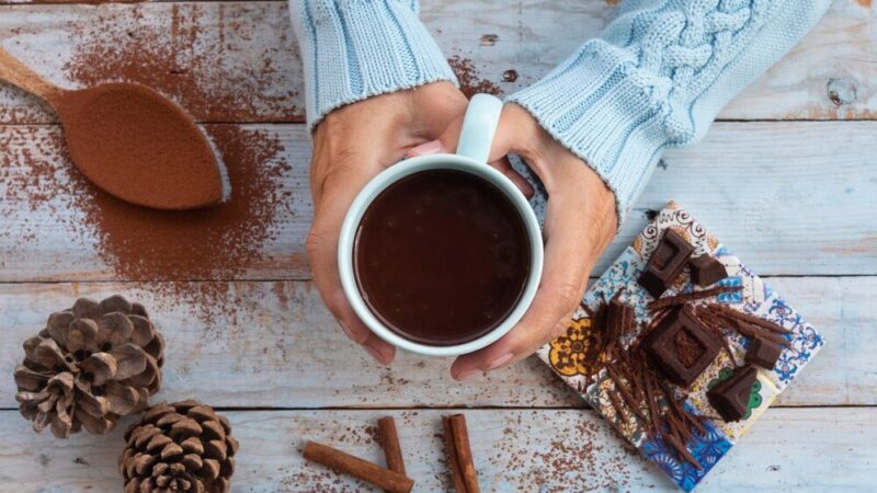 Czy kakao trzeba gotować – jak przygotować najlepszy napój?