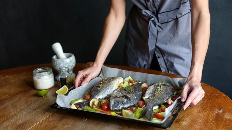 Filet z sandacza – jak smażyć, piec i podawać