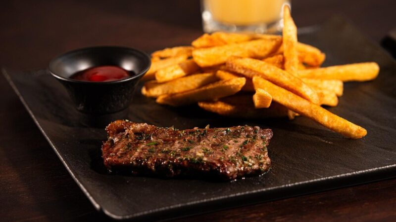 Frytki steakhouse – jak zrobić w domu?