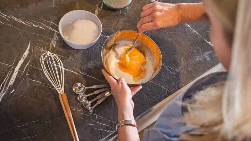 Łącki przekładaniec – tradycyjne ciasto warstwowe z Beskidów