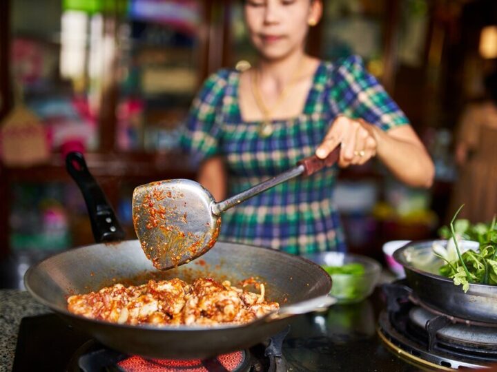 Makaron tajski – jak przygotować bazę do pad thai i innych dań?