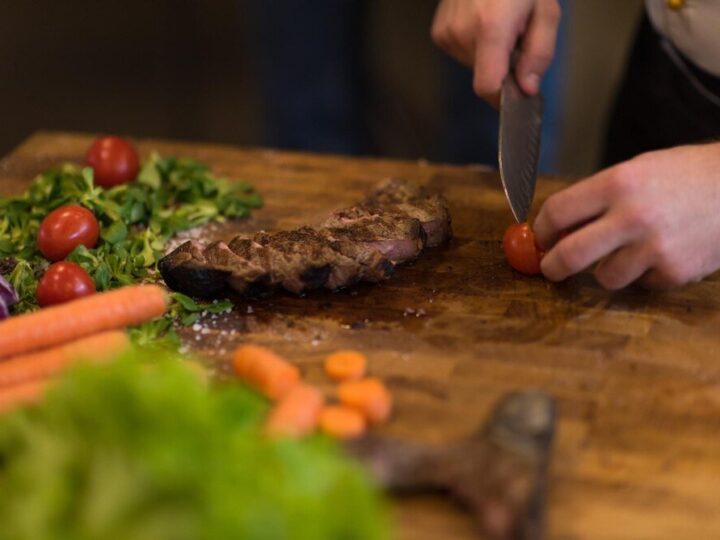 Na czym smażyć steki – wybór tłuszczu dla idealnego rezultatu