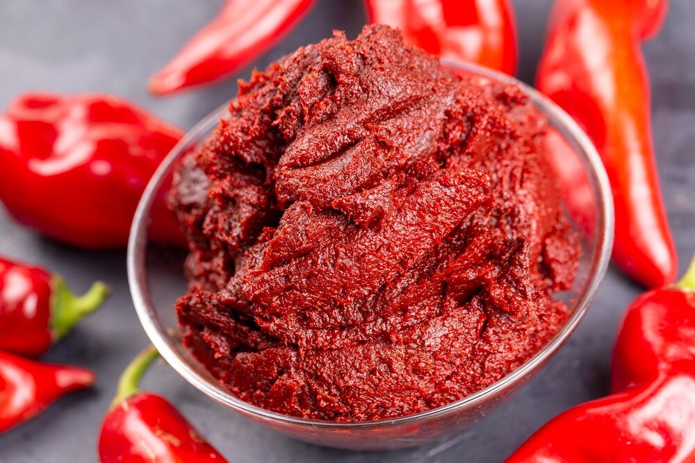 Pasta paprykowa – domowy przepis na kanapki i do słoików