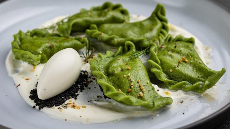 Pierogi ze szpinakiem i mozzarellą – idealne na obiad i kolację