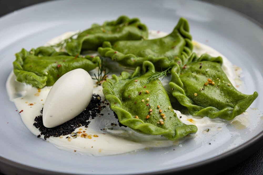 Pierogi ze szpinakiem i mozzarellą – idealne na obiad i kolację