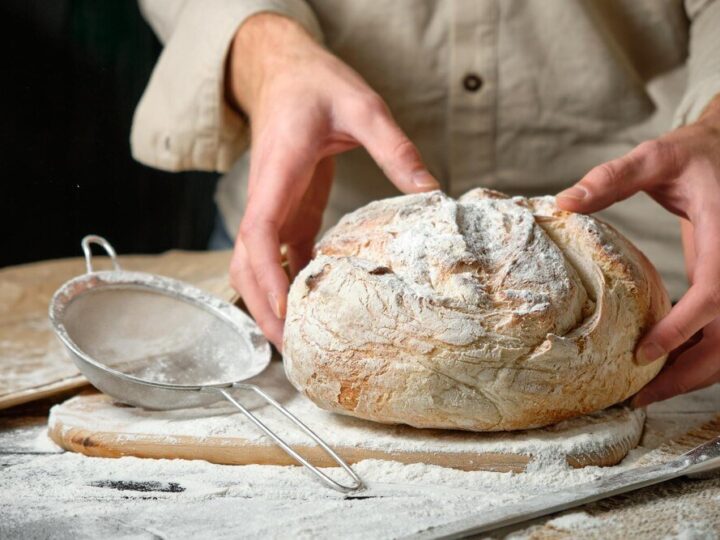Przepis na chleb na zakwasie – krok po kroku w domu