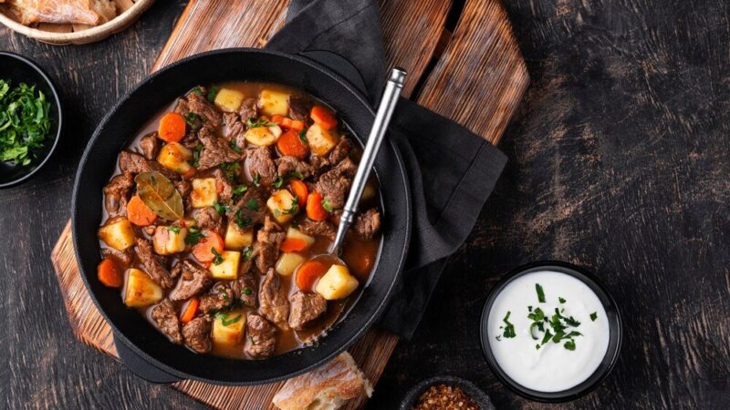 Ragout wołowe – klasyczny przepis domowy