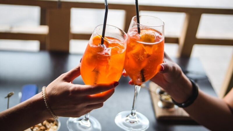 Z czym pić aperol – najlepsze połączenia smakowe