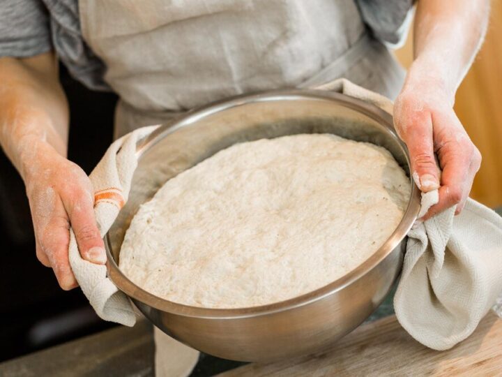 Jak przechowywać ciasto na pizze – praktyczne zasady krok po kroku