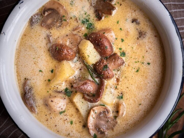 Jakie przyprawy do zupy grzybowej wybrać?