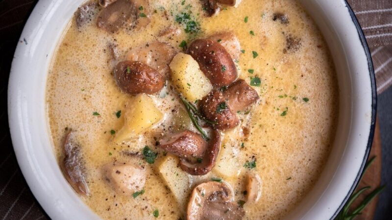 Jakie przyprawy do zupy grzybowej wybrać?