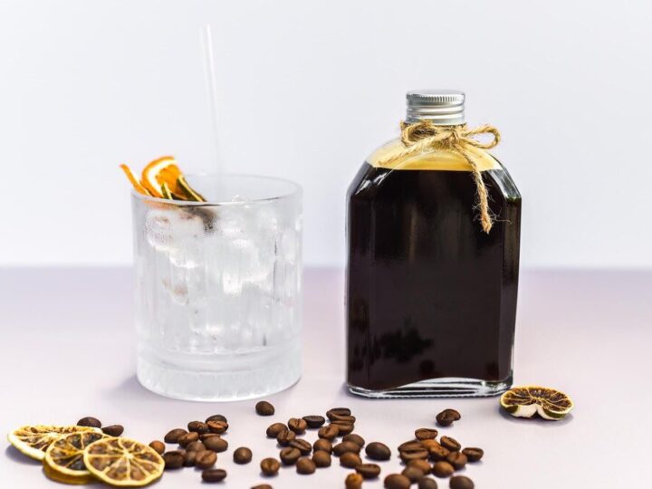 Likier kawowy – przepis na domowy trunek krok po kroku