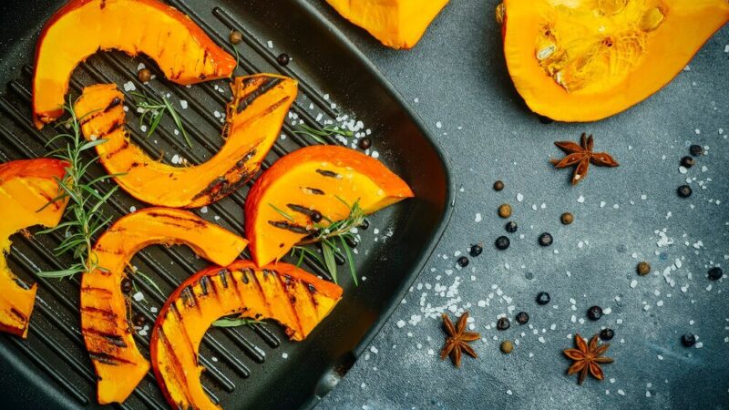 Pieczona dynia w piekarniku – najlepsze przyprawy i dodatki