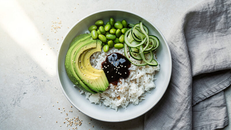 Sushi bowl – przepis na lekki posiłek
